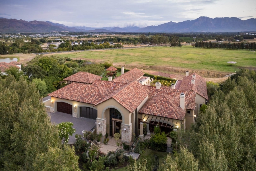 5 Bedroom Property for Sale in Winelands Western Cape